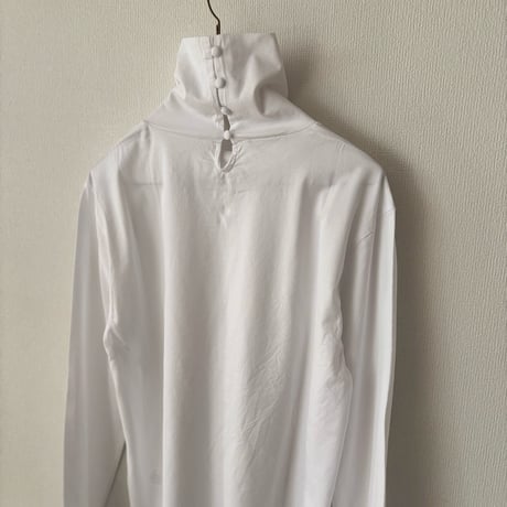 HAU turtleneck "buton"