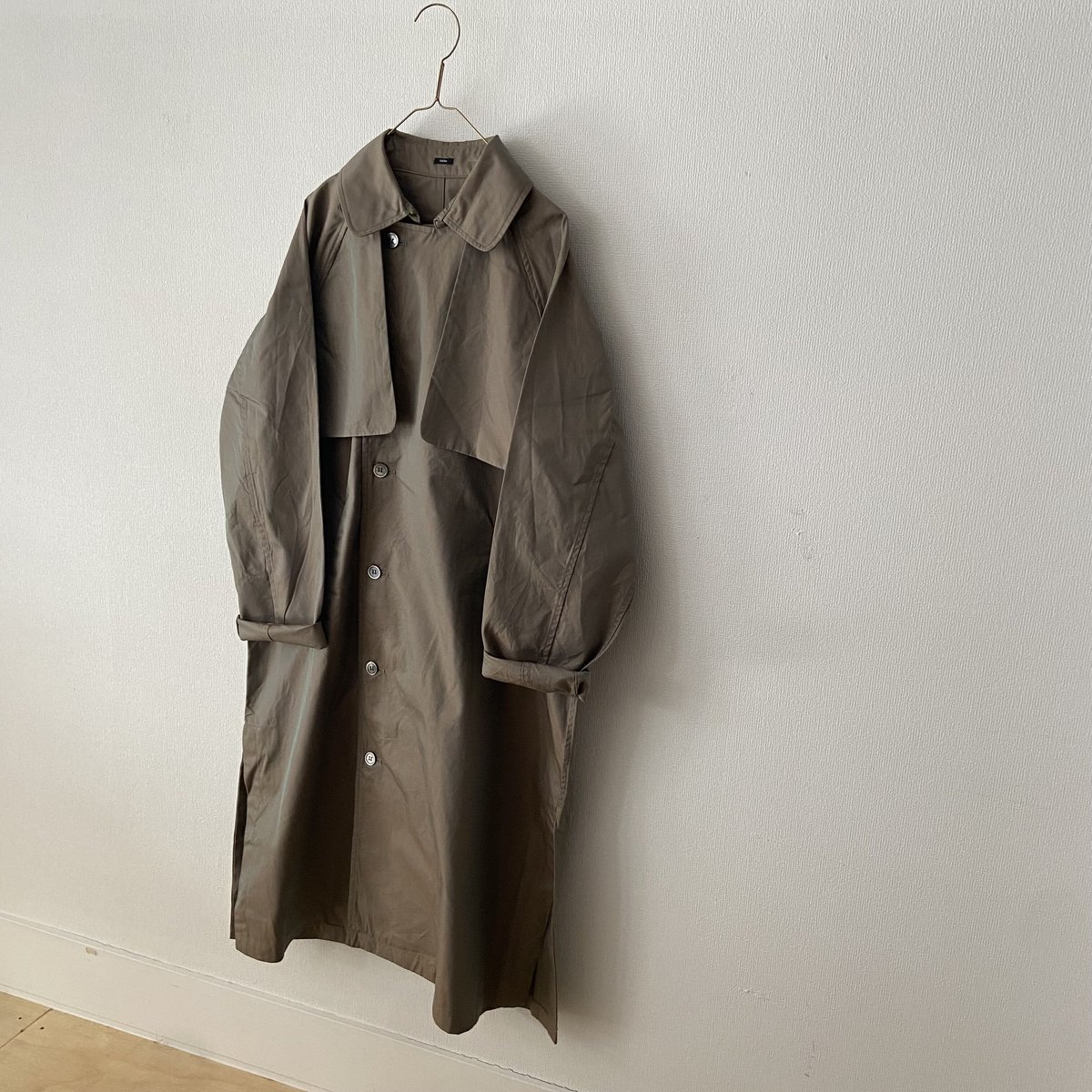 TISSU HIGH DENSITY EFFORTLESS TRENCH ・カーキ サイズ TISSU HIGH DENSITY EFFORTLESS TRENCH ・カーキ サイズ