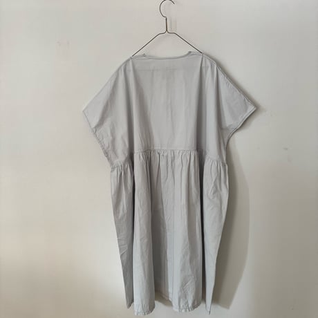 homspun  コンパクトウェザー BIGギャザーワンピース・パウダーブルー
