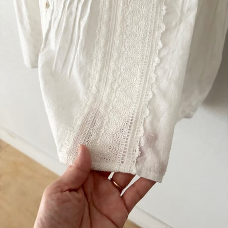 yuni Flower Jacquard×lace ブラウス・シロ