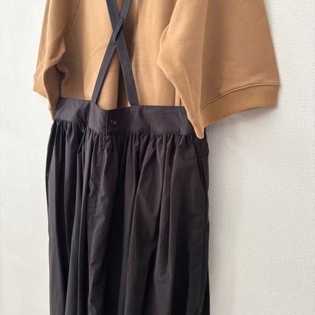 atelier naruse  コットンサスペンダースカート・ブラック