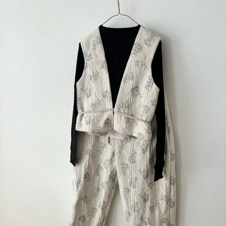 qiri   flower quilt jacquard vest