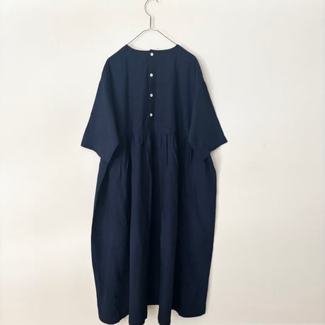 NATURAL LAUNDRY インディゴシャンブレースモックギャザーワンピース