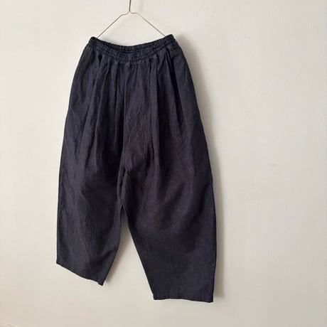 yuni  コットンリネン denim wide cocoon pants・インディゴ