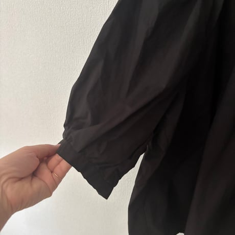 オールドマンズテーラー GARMENT DYE TYPEWRITER BIG BALLOON SLEEVE BLOUSE・Black