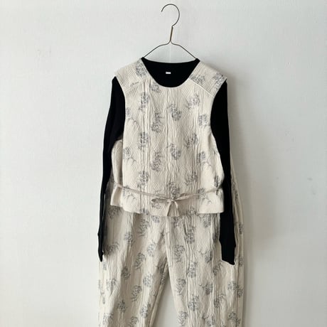 qiri   flower quilt jacquard vest