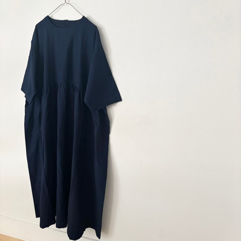 本日限定SALE♥️45Rインディゴコットンオールインワン NATURAL LAUNDRY インディゴシャンブレースモックギャザーワンピース