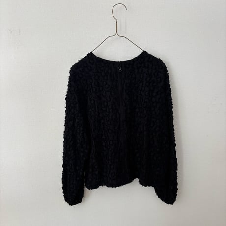 yuni コットンレーヨンナイロン hana dot jacquard  baloon sleeves blouse・クロ