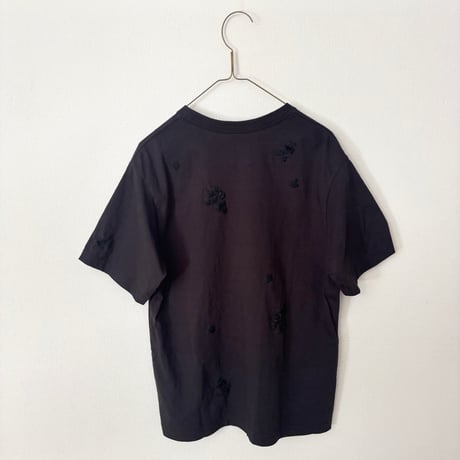 qiri  antique chain embroidery Tee