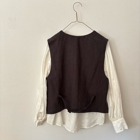 atelier naruse 　In Formal series linen vest・chacoal
