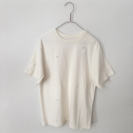 qiri  antique chain embroidery Tee