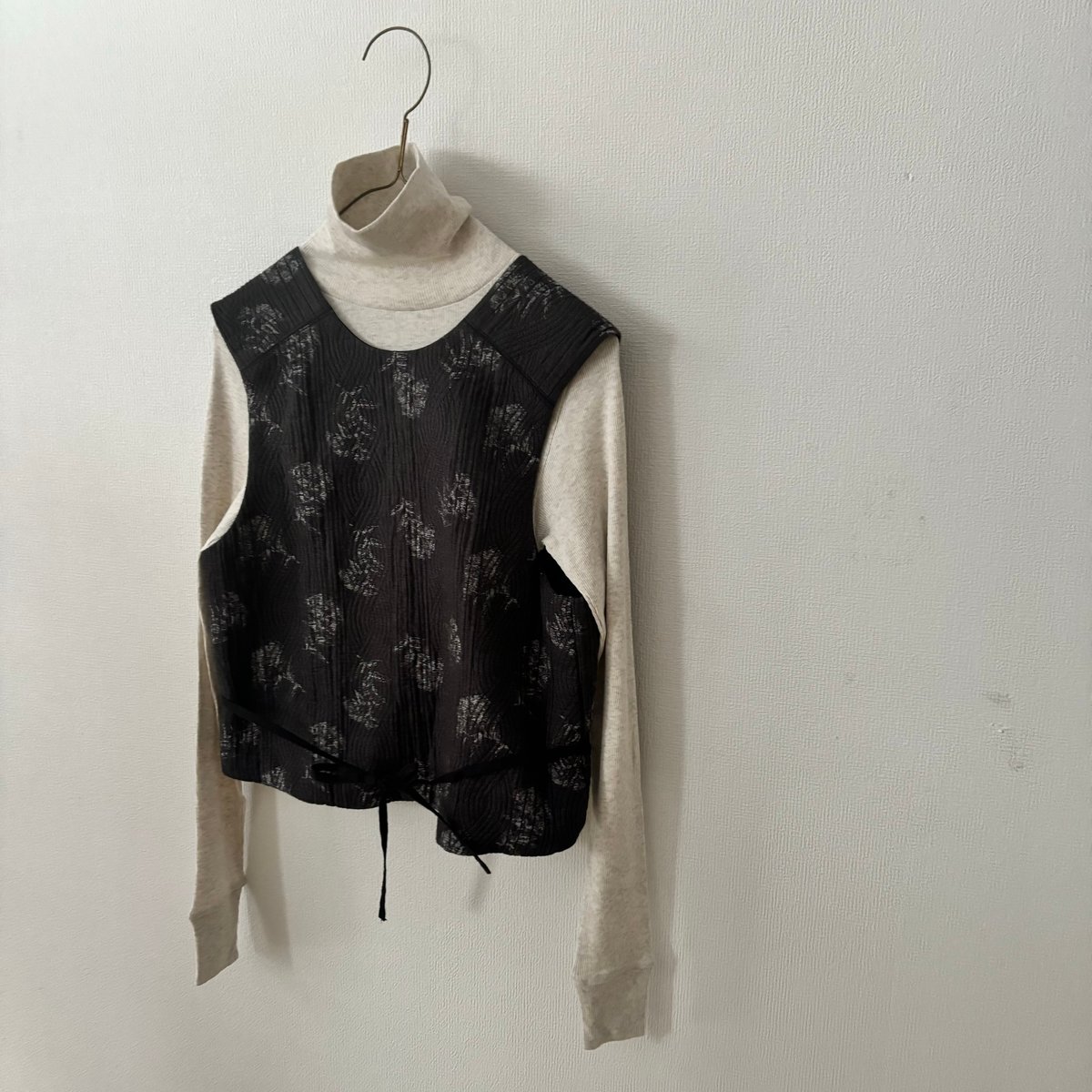 qiri flower quilt jacquard vest | itonowa Lif