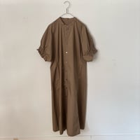 UNIVERSAL SEVEN ナチュラルタイプライター シャーリングスリーブワンピース