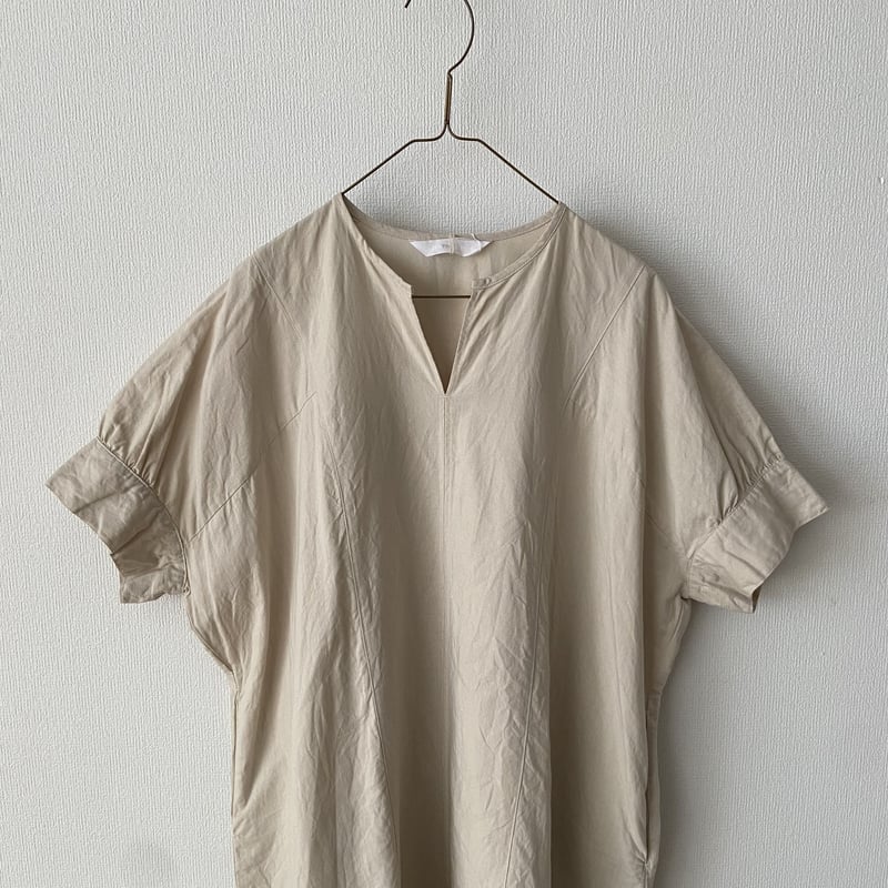 美品 homspun ホームスパン 綿麻ワンピース Mサイズ グレージュ 美品 homspun ホームスパン 綿麻ワンピース Mサイズ グレージュ