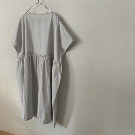 homspun  コンパクトウェザー BIGギャザーワンピース・パウダーブルー