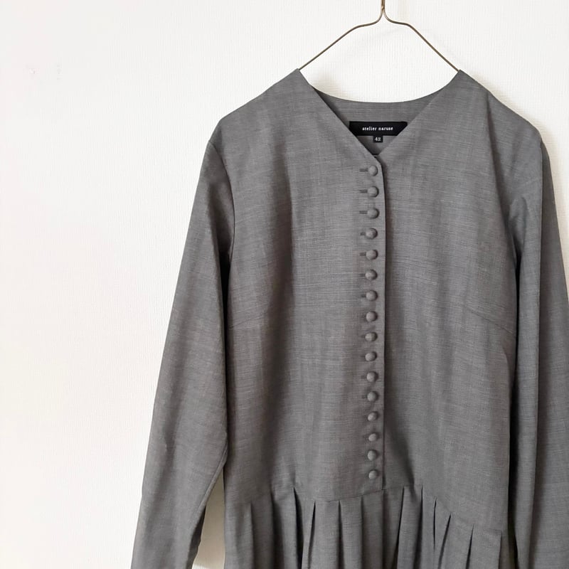 atelier naruse クルミボタンフォーマルワンピース ・グレイ | itonowa