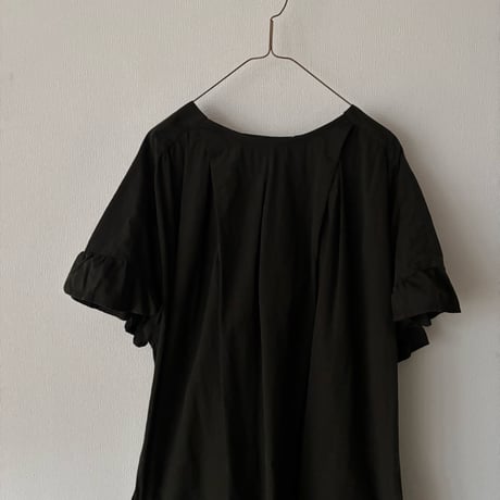 GASA＊　Exchange greetings:挨拶を交わす　フレアスリーブワンピース・moss black