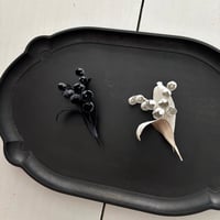 grin×atelier senka　すずらんブローチ