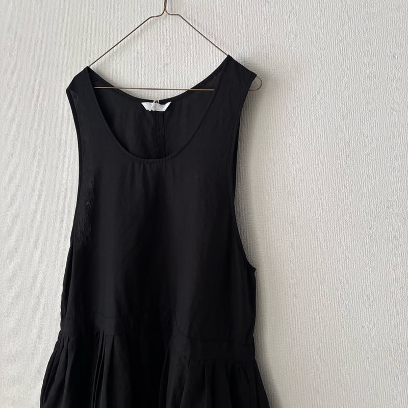 homspun ワンピース ブラック ＊ 北欧暮らしの道具店 好きにも 新商品】大切な日に私らしく芯を持っていられるように。当店オリジナル