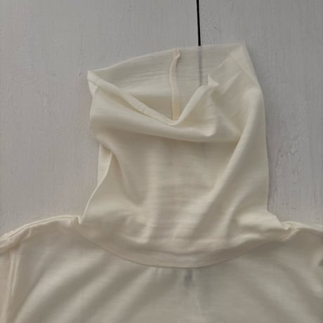 UNIVERSAL TISSU ウォッシャブルウール天竺 タートルネックプルオーバー