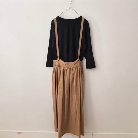 atelier naruse  コットンサスペンダースカート・キャメル