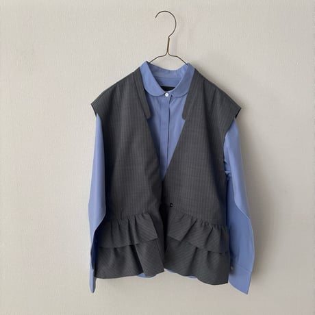 somewearclothing 配色裏つき裾フリルベスト・ピンストライプ×ライトグレー