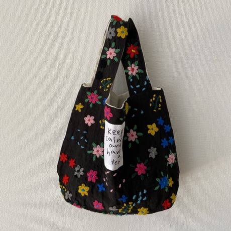 pot and tea 毛糸刺繍bag　黒