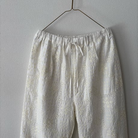 yuni eyelet embroidery easy pants・シロ