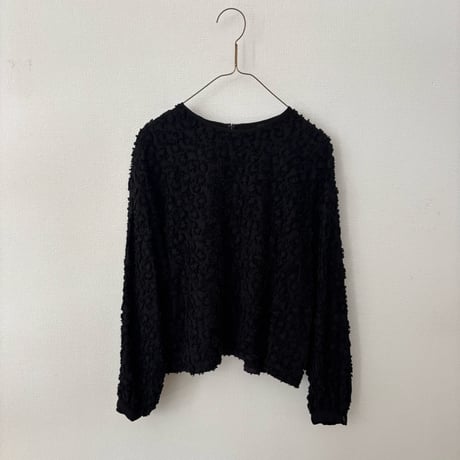 yuni コットンレーヨンナイロン hana dot jacquard  baloon sleeves blouse・クロ