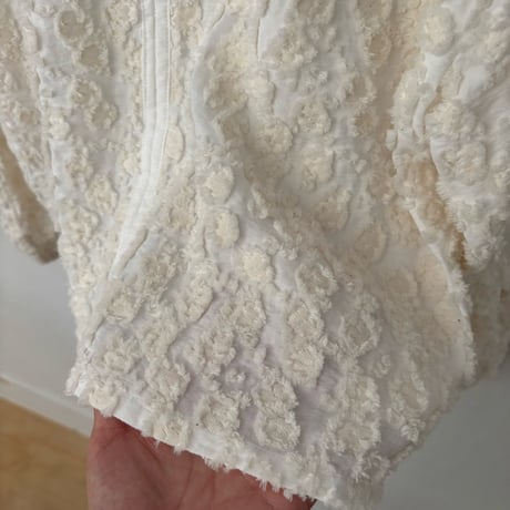 yuni コットンレーヨンナイロン hana dot jacquard  baloon sleeves blouse・シロ
