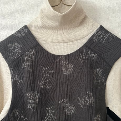 qiri   flower quilt jacquard vest