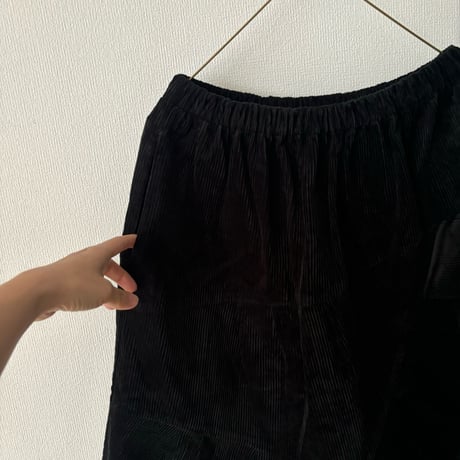 homspun  　コーデュロイ切替タックスカート・ブラック  着丈68cm