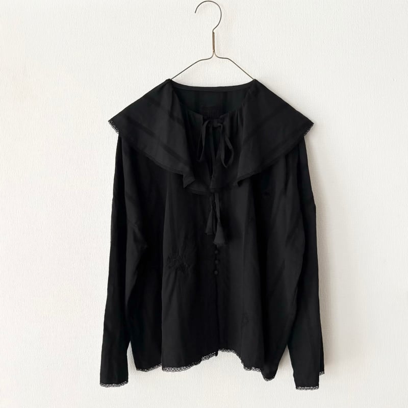 qiri antique chain embroidery blouse・クロ | iton