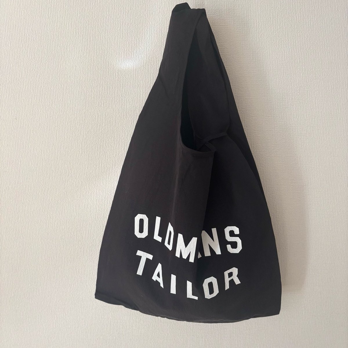 オールドマンズテーラーOMT PRINT NYLON BAG・BLACK | itonowa