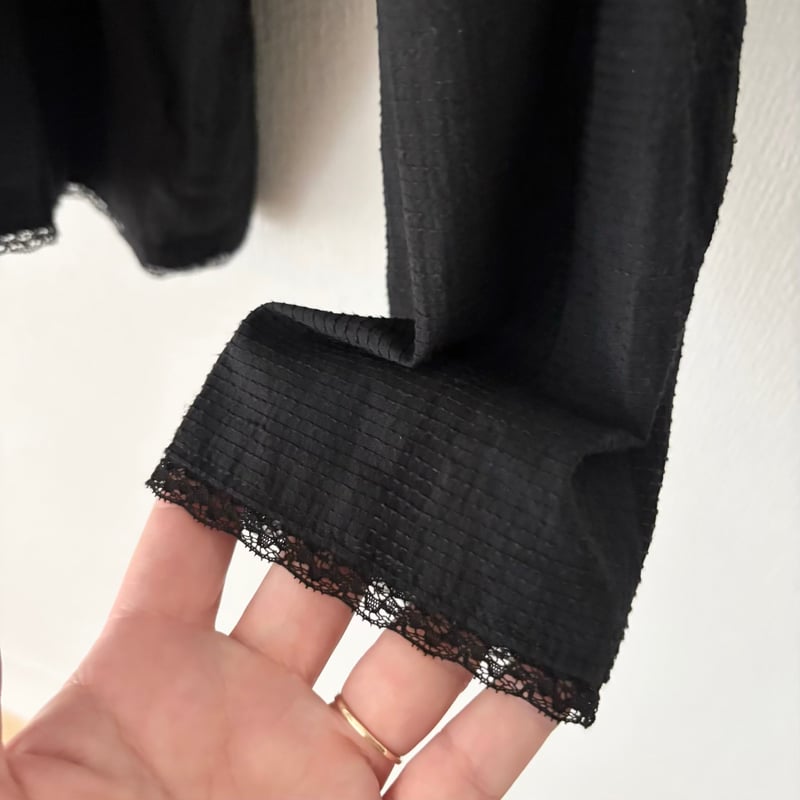 qiri antique chain embroidery blouse・クロ | iton