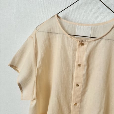 GASA＊ Cassiopeia カシオペア　バックフリル半袖ブラウス