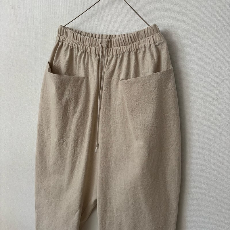 アトリエナルセ　コットンリネンサルエルパンツ(キナリ) atelier naruse コットンリネン サルエルパンツ・キナリ