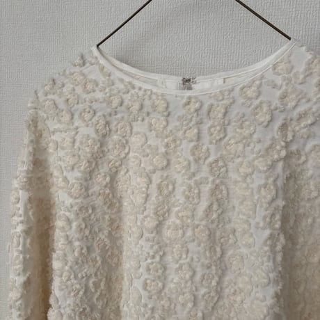 yuni コットンレーヨンナイロン hana dot jacquard  baloon sleeves blouse・シロ