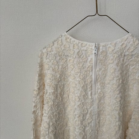 yuni コットンレーヨンナイロン hana dot jacquard  baloon sleeves blouse・シロ