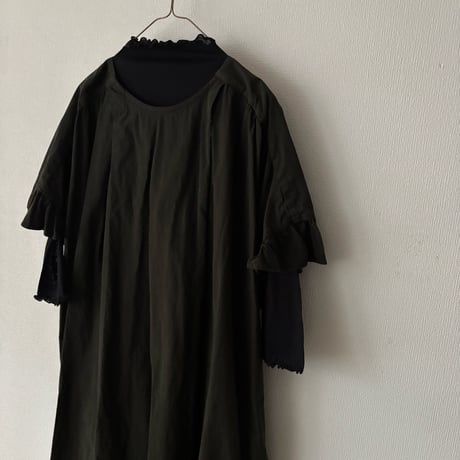 GASA＊　Exchange greetings:挨拶を交わす　フレアスリーブワンピース・moss black