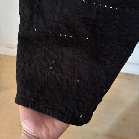 yuni eyelet embroidery easy pants・クロ