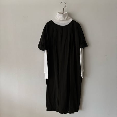GASA＊　Exchange greetings:挨拶を交わす　フレアスリーブワンピース・moss black