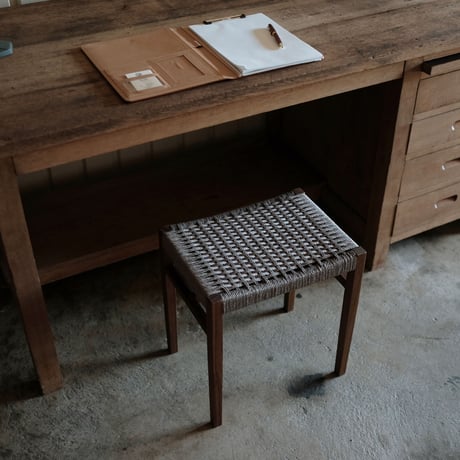 sain stool  / gray