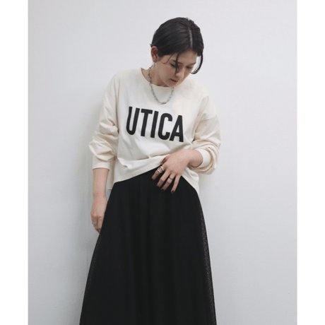 短丈ロゴロングスリーブTシャツ