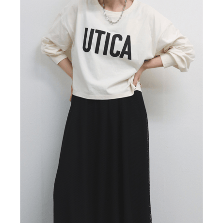 短丈ロゴロングスリーブTシャツ