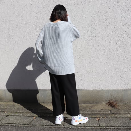 Vネックラメニット