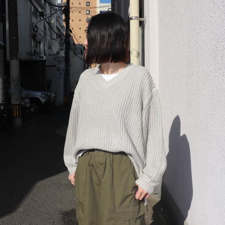 Vネックラメニット