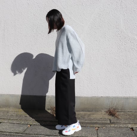 Vネックラメニット