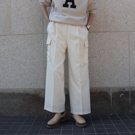 ストレートワイドタックパンツ