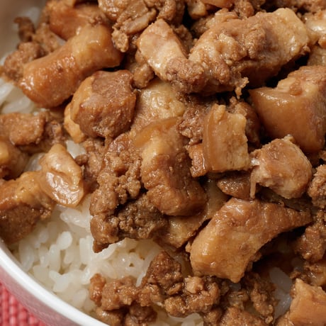 流求茶館の魯肉飯(ルーローファン)パック